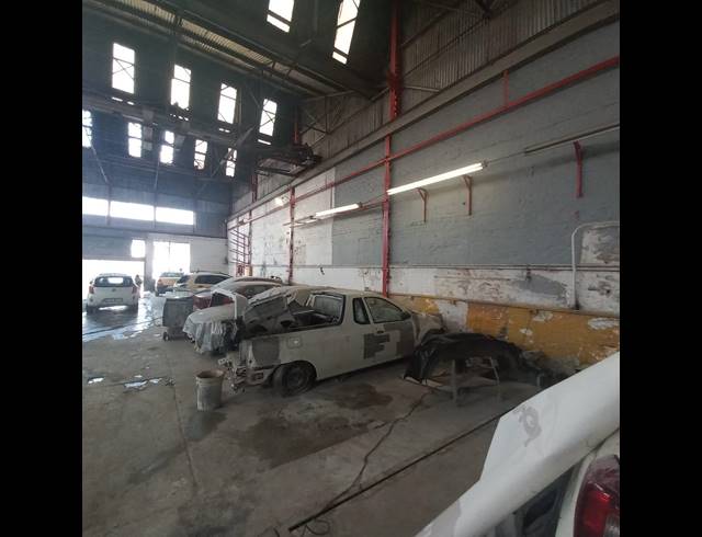 995M² WAREHOUSE FOR SALE IN JOHANNESBURG CENTRAL
